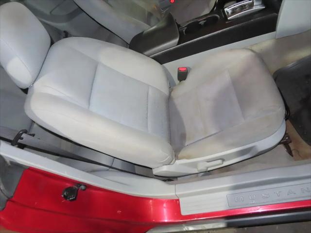 2007 Ford Mustang V6 Deluxe