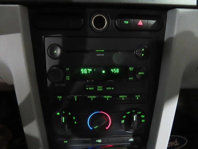 2007 Ford Mustang V6 Deluxe