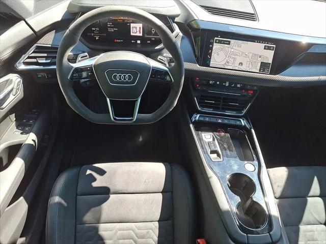 2022 Audi e-tron GT Premium Plus quattro