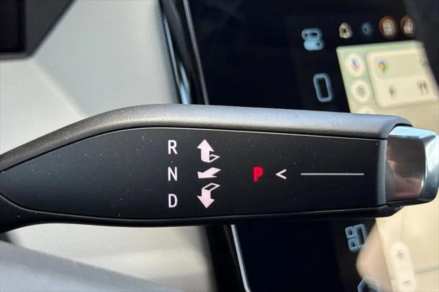 2027 Chevrolet Bolt LT FWD