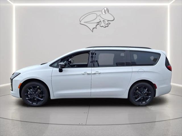 2027 Chrysler Pacifica Limited