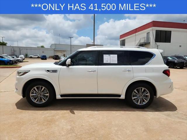 2023 INFINITI QX80 LUXE