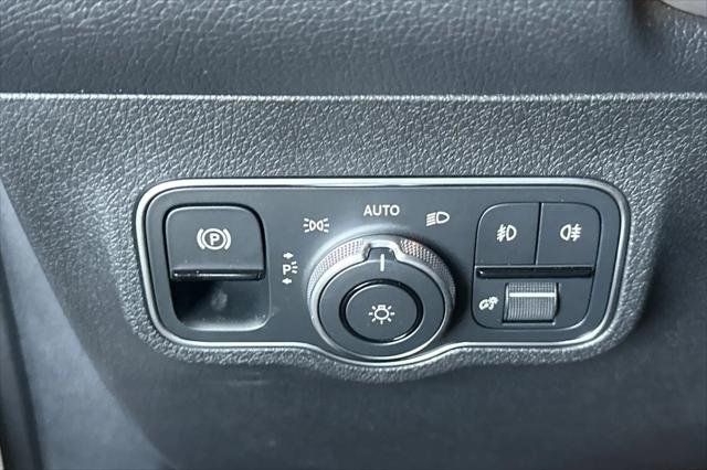 2026 Mercedes-Benz GLB 4MATIC