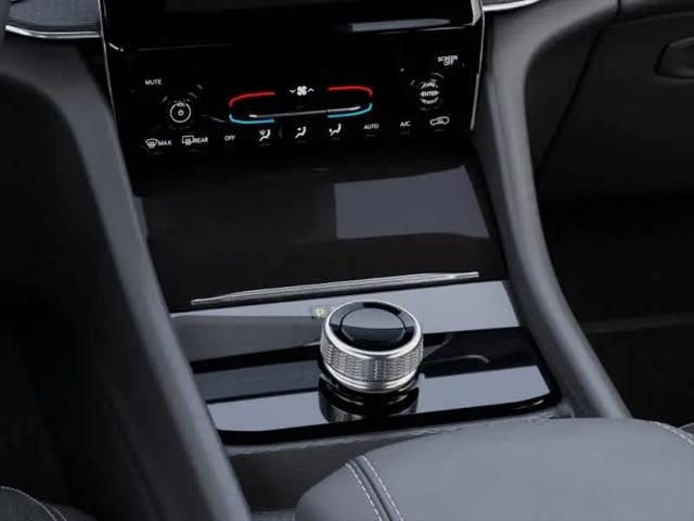2026 Jeep Grand Cherokee Laredo 4x2