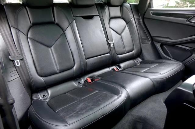 2019 Porsche Macan Macan