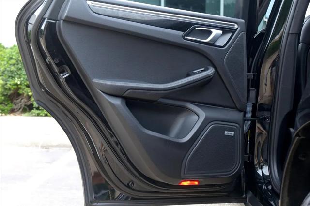 2019 Porsche Macan Macan
