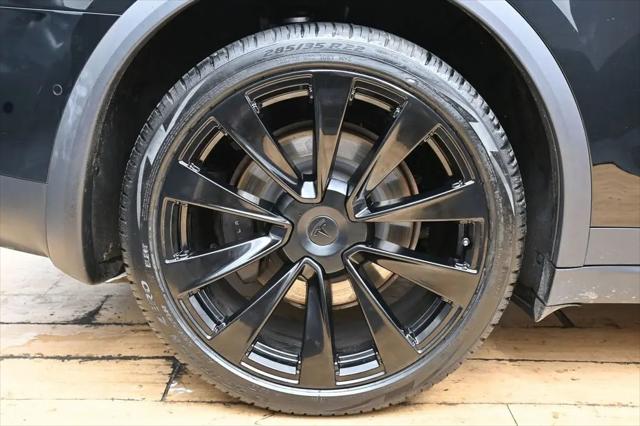 2023 Tesla Model X Standard Range