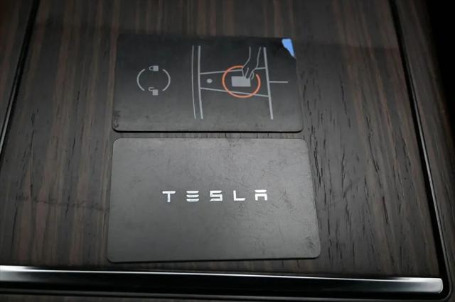 2023 Tesla Model X Standard Range