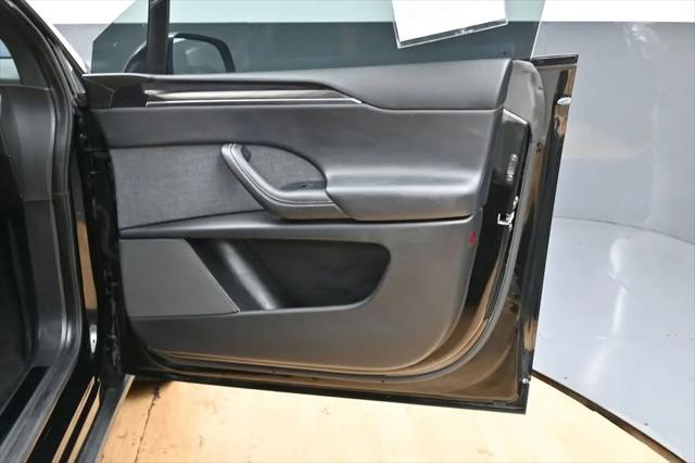 2023 Tesla Model X Standard Range
