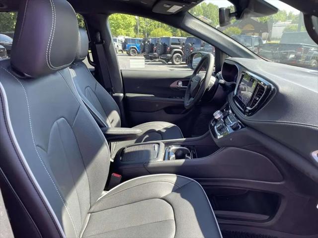 2027 Chrysler Pacifica Limited