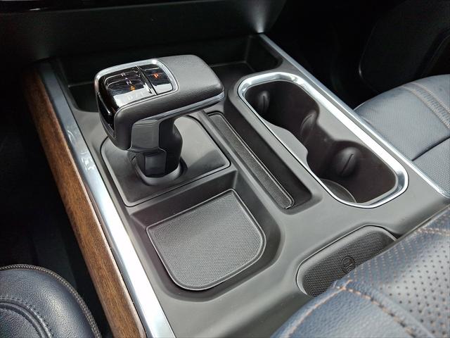 2022 Chevrolet Silverado 1500 4WD Crew Cab Short Bed High Country