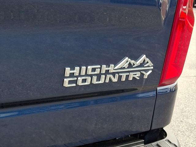 2022 Chevrolet Silverado 1500 4WD Crew Cab Short Bed High Country