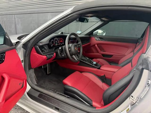 2026 Porsche 911 Carrera 4 GTS Cabriolet