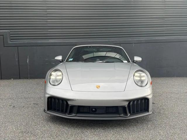 2026 Porsche 911 Carrera 4 GTS Cabriolet