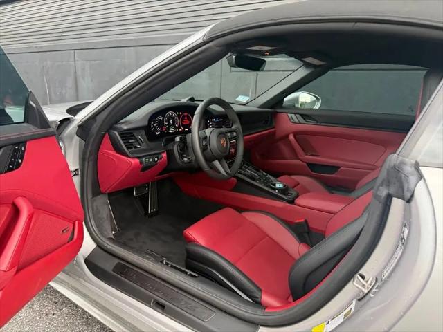 2026 Porsche 911 Carrera 4 GTS Cabriolet