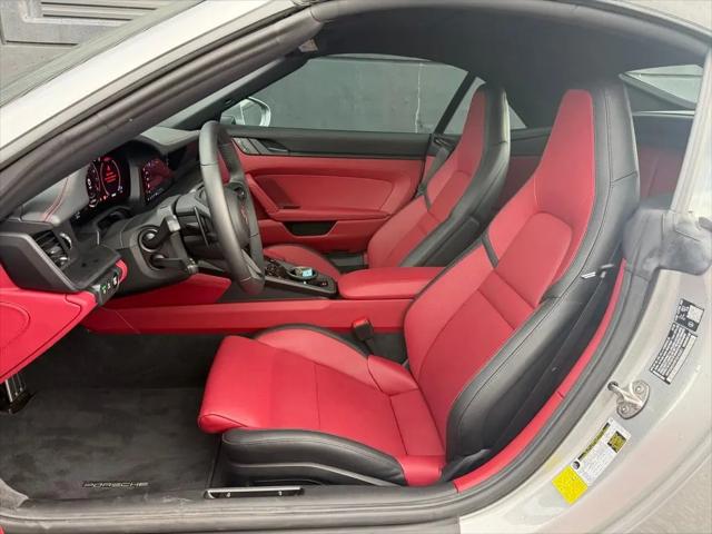 2026 Porsche 911 Carrera 4 GTS Cabriolet