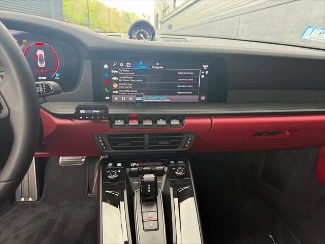 2026 Porsche 911 Carrera 4 GTS Cabriolet