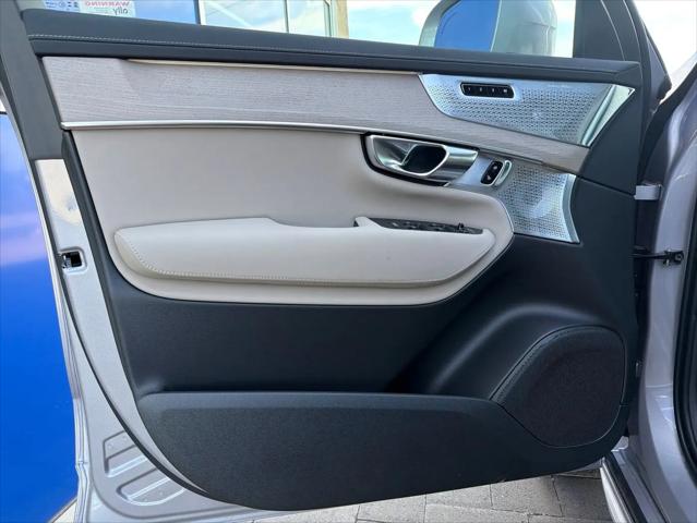 2026 Volvo XC90 Plug-In Hybrid Ultra, T8 AWD, Electric/Gasoline, Bright, 6 Seats