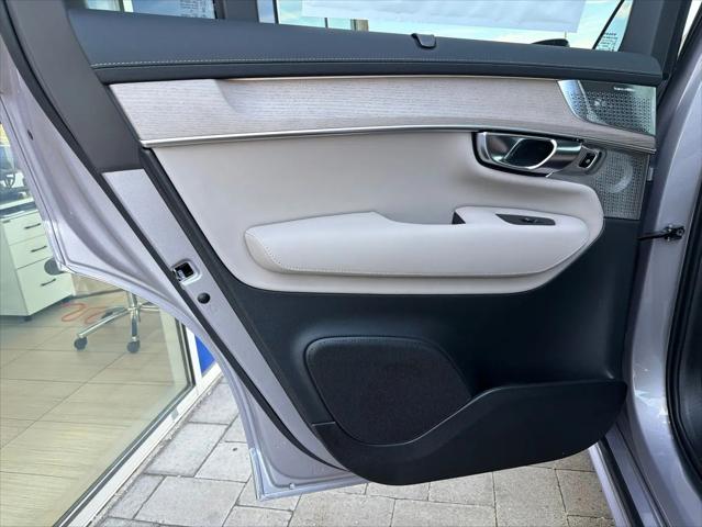 2026 Volvo XC90 Plug-In Hybrid Ultra, T8 AWD, Electric/Gasoline, Bright, 6 Seats