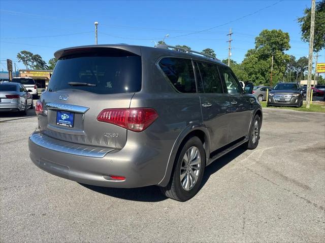 2017 INFINITI QX80 Standard