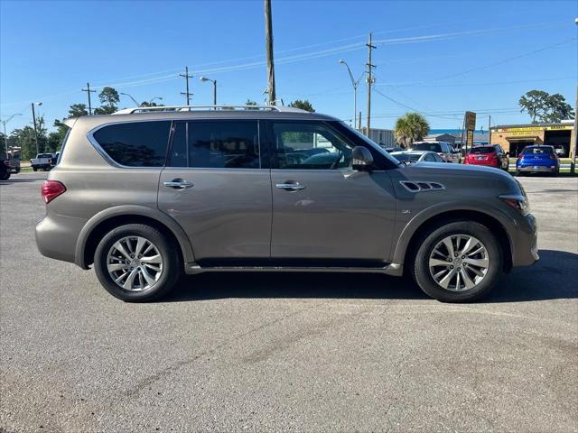 2017 INFINITI QX80 Standard