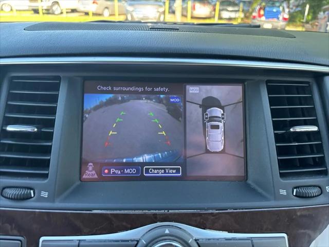 2017 INFINITI QX80 Standard