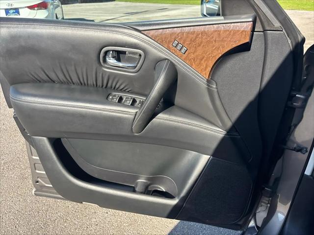 2017 INFINITI QX80 Standard