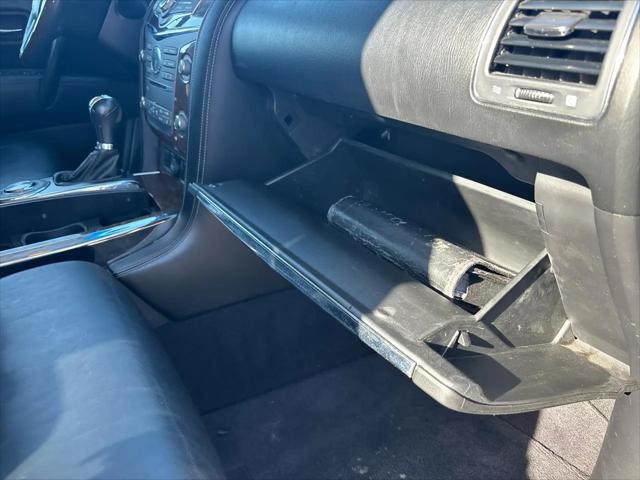 2017 INFINITI QX80 Standard