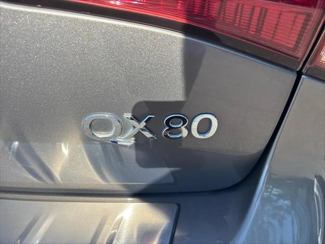 2017 INFINITI QX80 Standard
