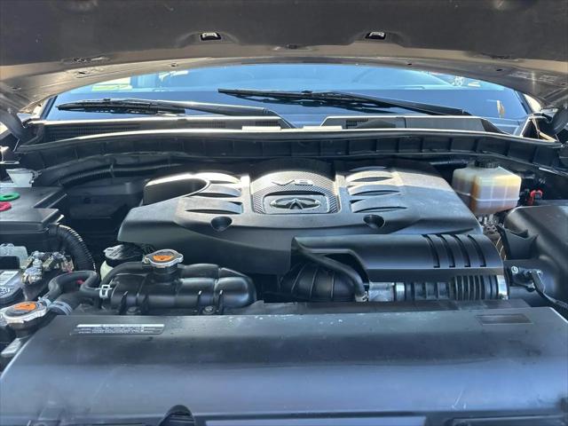 2017 INFINITI QX80 Standard