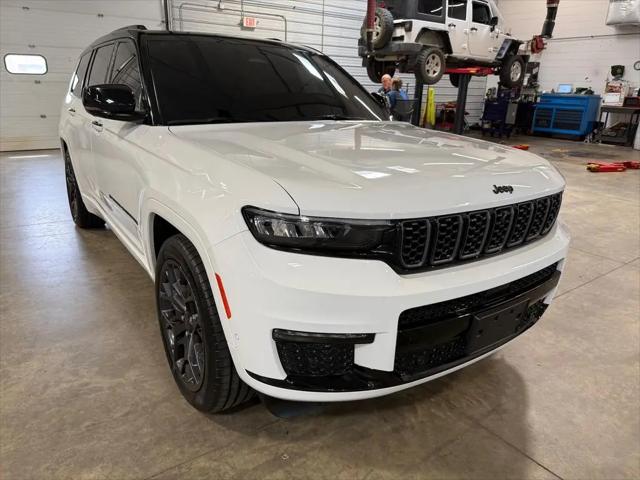 2023 Jeep Grand Cherokee L Summit Reserve 4x4 for sale in Galena, IL