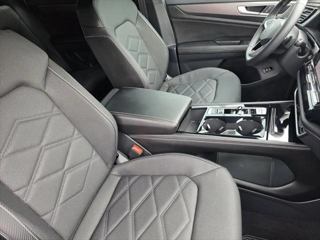 2026 Volkswagen Atlas Cross Sport SE with Technology