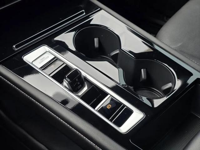 2026 Volkswagen Atlas Cross Sport SE with Technology