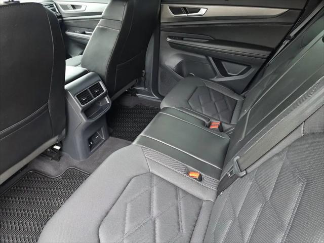 2026 Volkswagen Atlas Cross Sport SE with Technology
