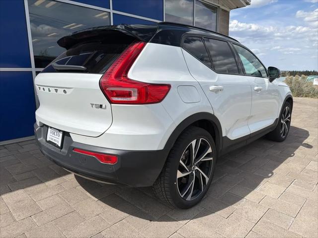 2021 Volvo XC40 T5 R-Design