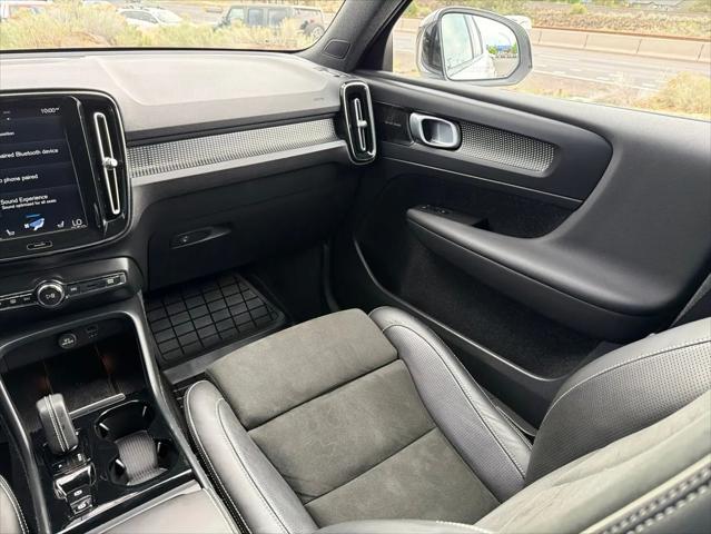 2021 Volvo XC40 T5 R-Design