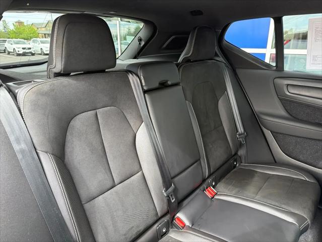 2021 Volvo XC40 T5 R-Design