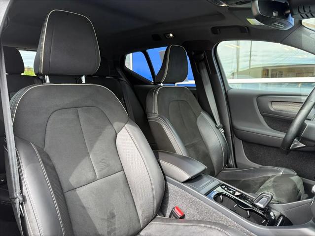 2021 Volvo XC40 T5 R-Design