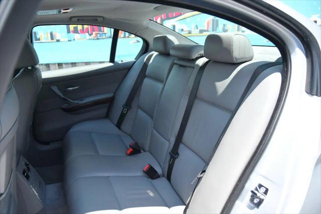 2006 BMW 325i 325i