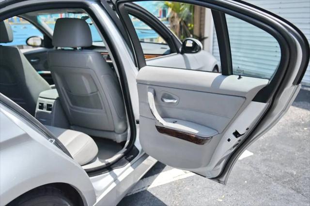 2006 BMW 325i 325i