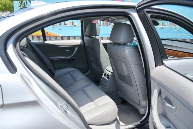 2006 BMW 325i 325i