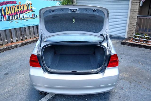 2006 BMW 325i 325i