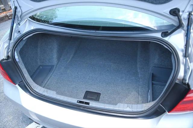 2006 BMW 325i 325i