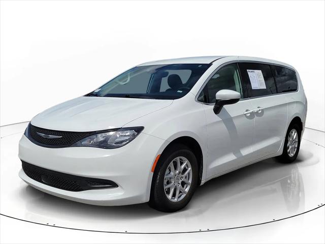 2023 Chrysler Voyager LX