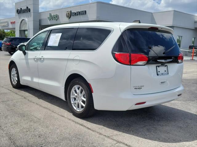 2023 Chrysler Voyager LX
