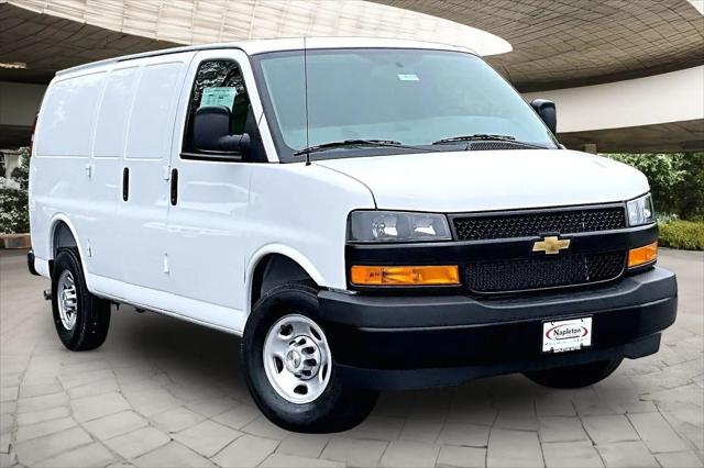 2026 Chevrolet Express Cargo Van 2500 Regular Wheelbase, WT, RWD