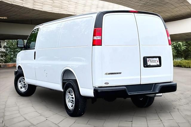 2026 Chevrolet Express Cargo Van 2500 Regular Wheelbase, WT, RWD