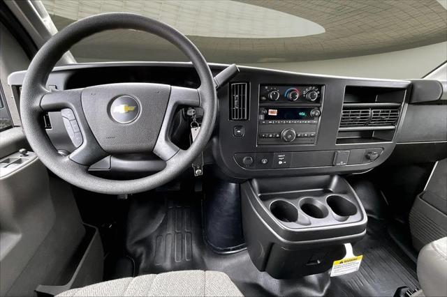 2026 Chevrolet Express Cargo Van 2500 Regular Wheelbase, WT, RWD