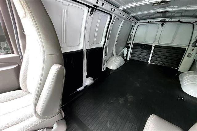 2026 Chevrolet Express Cargo Van 2500 Regular Wheelbase, WT, RWD