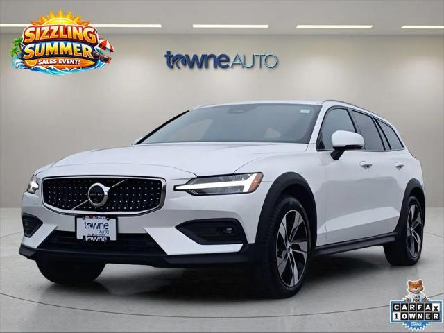 2025 Volvo V60 Cross Country Plus, B5 AWD Gas (mild hybrid) for sale in Hamburg, NY